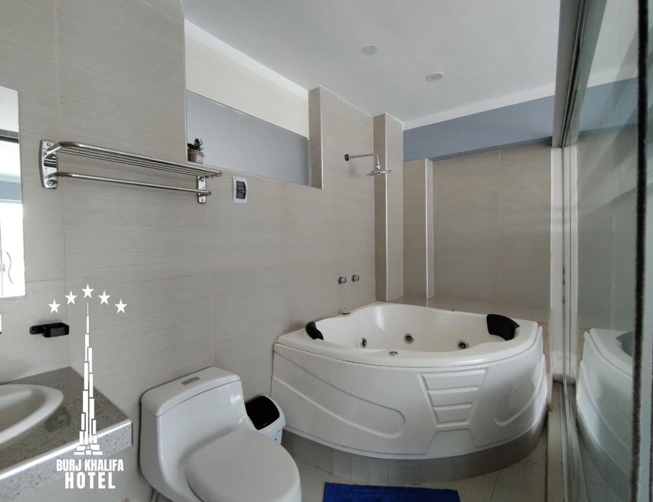 Hotel Burj Khalifa Quillabamba Exteriér fotografie